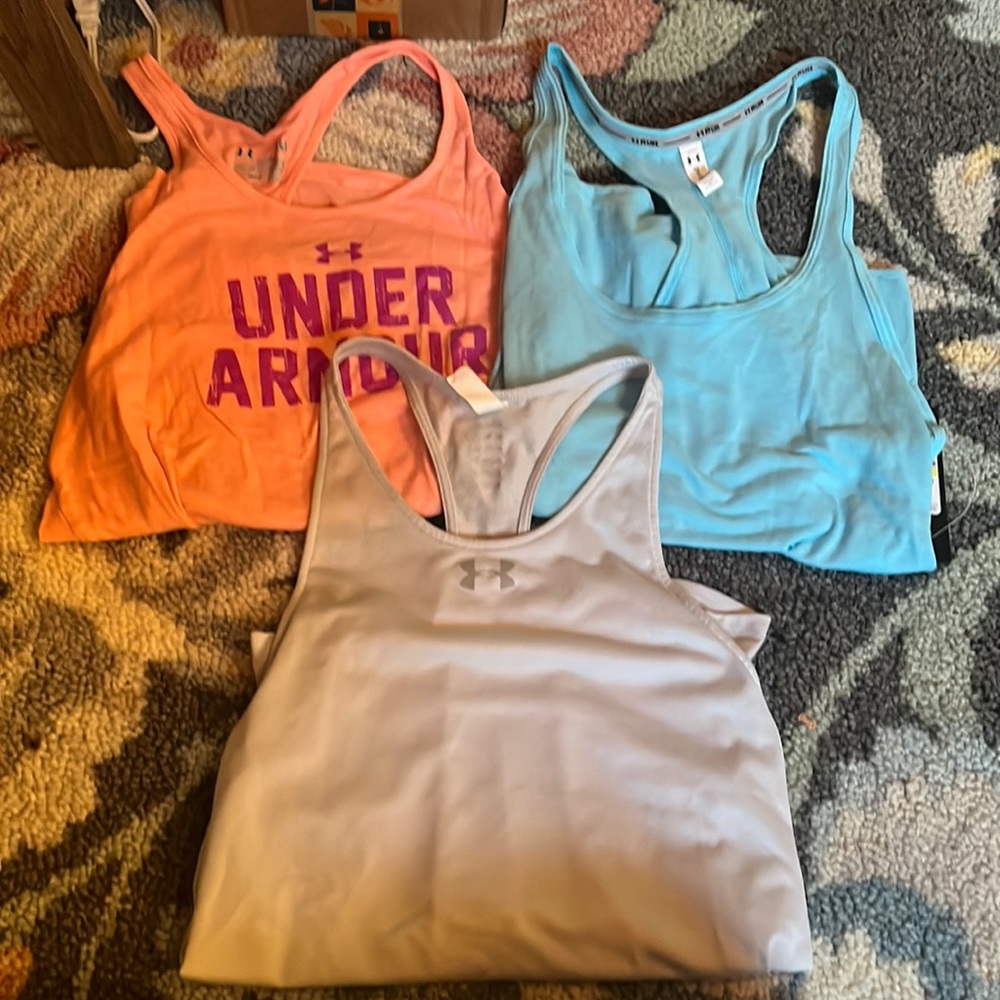 Lot of underarmour tank tops
